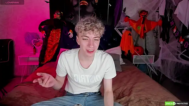 TrevorBenson online show from 10/26/25, 06:03