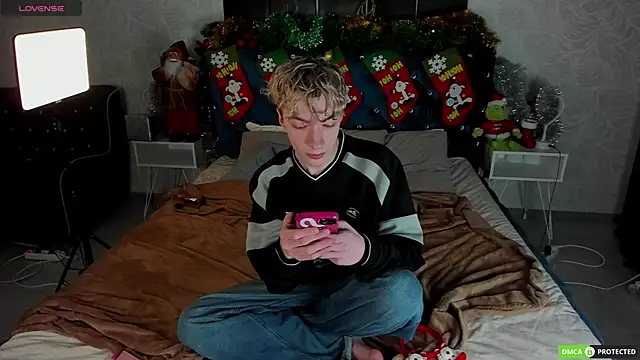 TrevorBenson online show from 12/20/25, 03:35