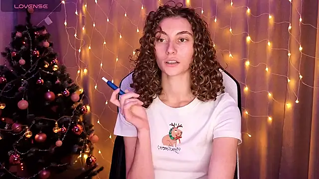 lady curls online show from 12/12/24, 10:42