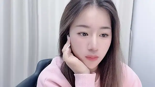 chloe-01 online show from 12/05/24, 03:28