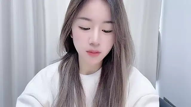 chloe-01 online show from 12/07/24, 04:42