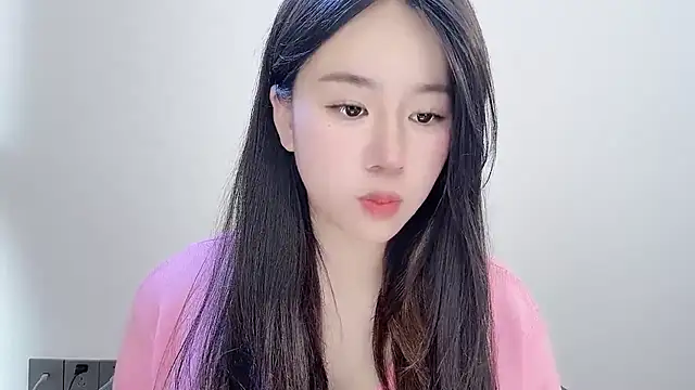 chloe-01 online show from 11/25/25, 03:28