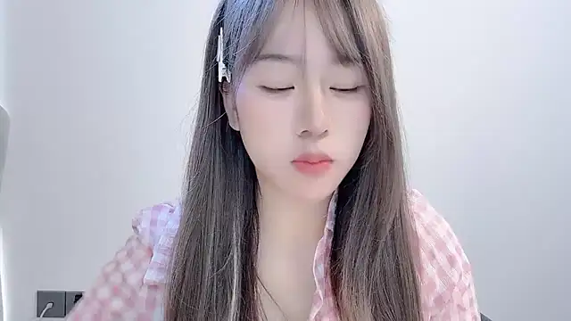 chloe-01 online show from 11/29/25, 03:42