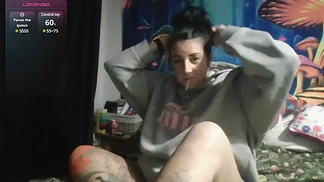 tattoomilf86 online show from 12/04/24, 07:45