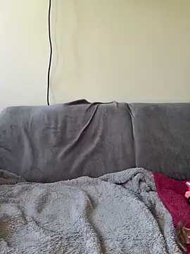 Mia harmati online show from 05/02/26, 12:43