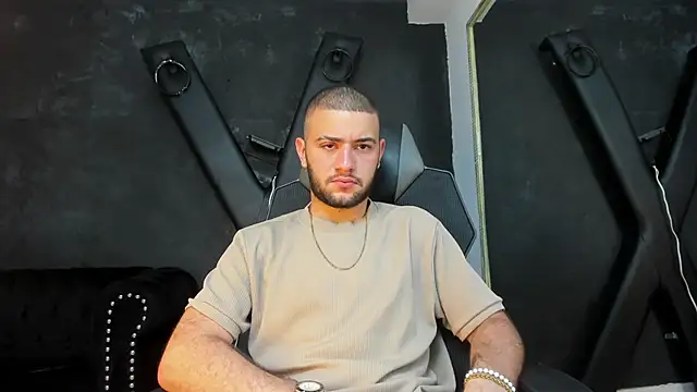 MaximusDick1  online show from 09/19/25, 03:41