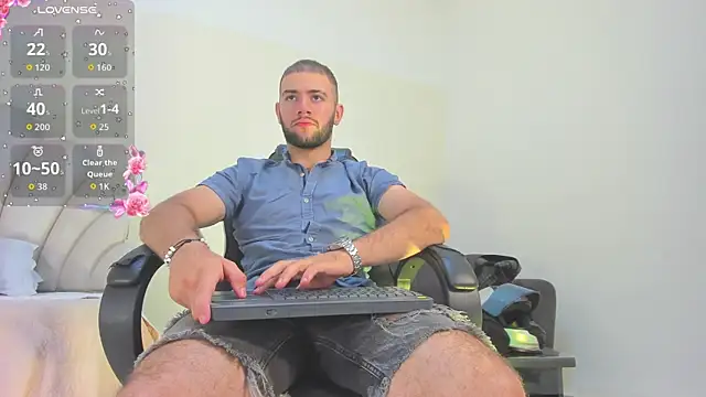 Snapshot of MaximusDick1_ chatting on 07/17/26, 12:23 MaximusDick1 online show from 07/17/26, 12:23