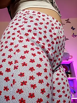 Snapshot of Sofia-Cam chatting on 05/10/26, 06:13 Sofia-Cam online show from 05/10/26, 06:13