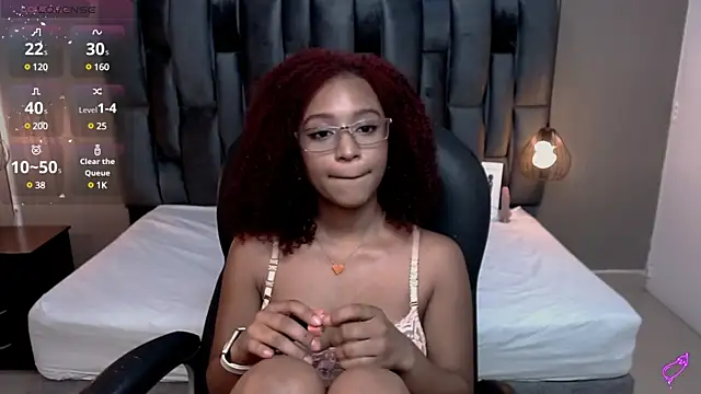 Snapshot of Lorena_Vieira_ chatting on 01/07/25, 07:59 Lorena Vieira  online show from 01/07/25, 07:59