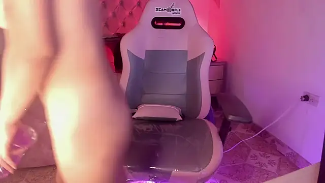 Snapshot of sofi_soft_ chatting on 02/15/25, 07:17 sofi soft  online show from 02/15/25, 07:17