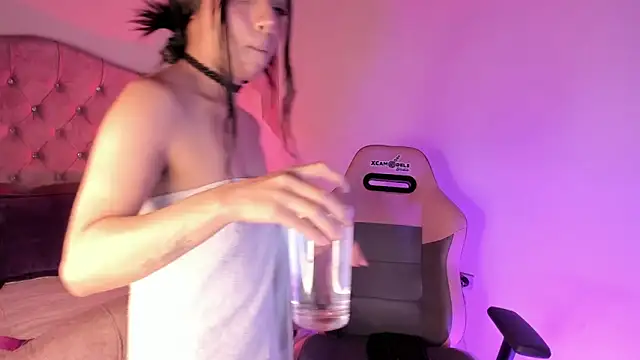 Snapshot of sofi_soft_ chatting on 02/27/25, 04:21 sofi soft  online show from 02/27/25, 04:21