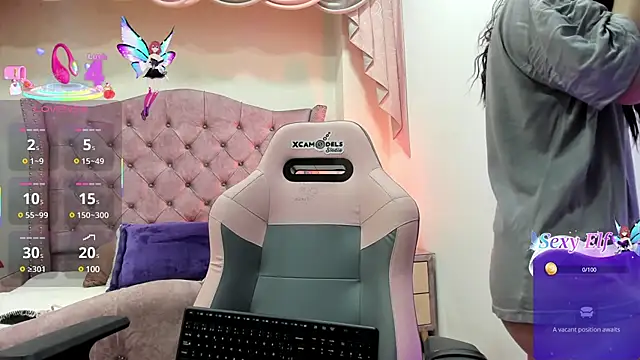 Snapshot of sofi_soft_ chatting on 03/06/25, 12:30 sofi soft  online show from 03/06/25, 12:30