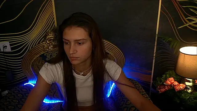 ValeryRoyale online show from 12/20/24, 01:54