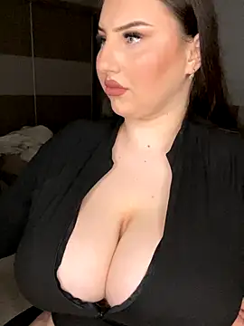 KarinaCelinne online show from 12/02/25, 07:42