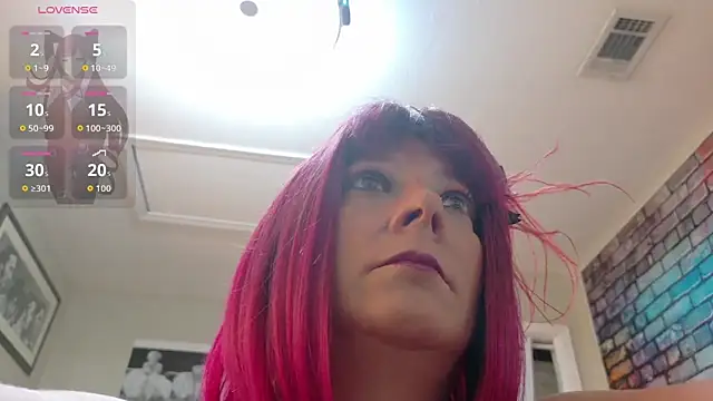 Luna1984 online show from 10/31/25, 08:54