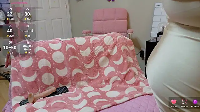 Luna1984 online show from 03/11/26, 08:26