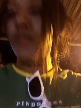 Snapshot of devi_black13_ chatting on 01/01/25, 01:26 devi black13  online show from 01/01/25, 01:26