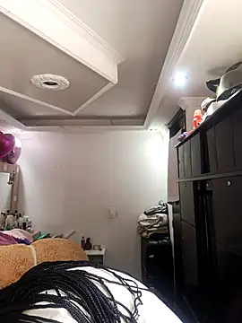 Snapshot of devi_black13_ chatting on 03/18/25, 03:31 devi black13  online show from 03/18/25, 03:31