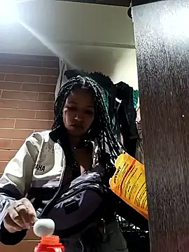 Snapshot of devi_black13_ chatting on 03/18/25, 06:37 devi black13  online show from 03/18/25, 06:37