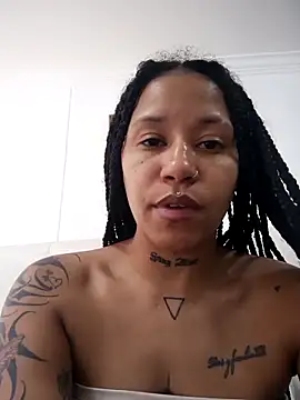 Snapshot of devi_black13_ chatting on 10/21/25, 08:20 devi black13  online show from 10/21/25, 08:20