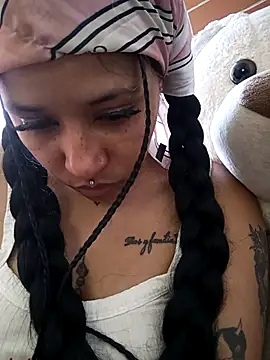 Snapshot of devi_black13_ chatting on 02/10/26, 06:01 devi black13 online show from 02/10/26, 06:01