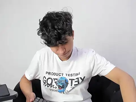 Im Milan Rs online show from 10/05/25, 04:33