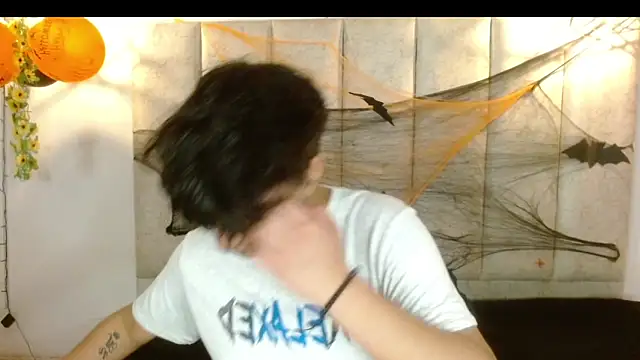 Im Milan Rs online show from 10/29/25, 03:20