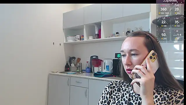 --Model--2 online show from 09/25/25, 03:16
