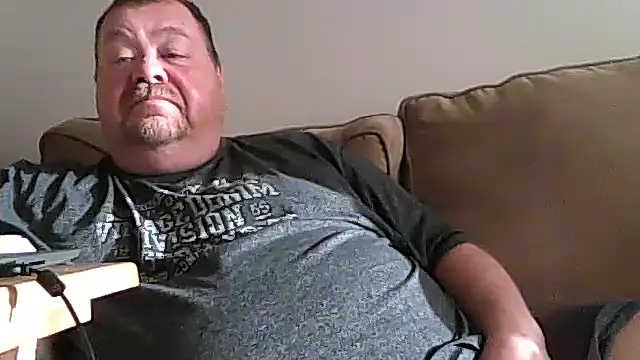 Snapshot of hitman_35 chatting on 06/25/26, 02:22 hitman 35 online show from 06/25/26, 02:22