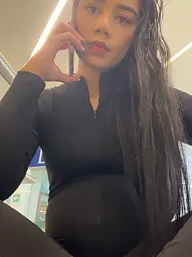  Luana online show from 11/11/25, 05:35