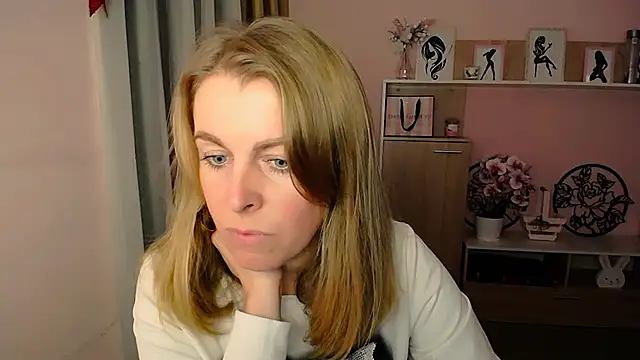 Hot Milady online show from 12/12/24, 07:52