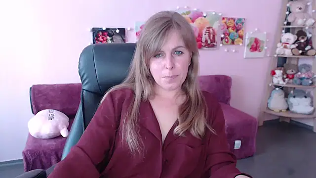 Hot Milady online show from 05/05/26, 07:27