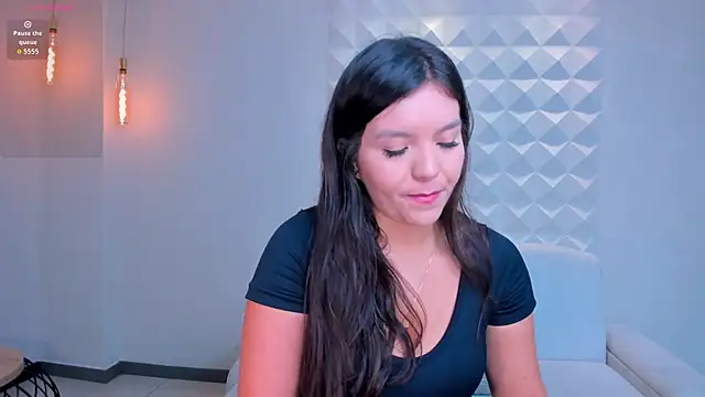 ValeriaRoldanX online show from 03/27/26, 10:37