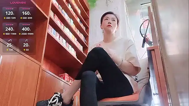 Snapshot of QianF-666 chatting on 08/03/26, 02:10 QianF-666 online show from 08/03/26, 02:10