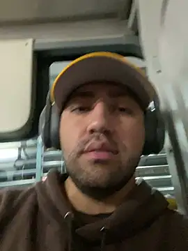 JuanZapata33 online show from 02/19/25, 11:25