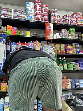 JuanZapata33 online show from 09/26/25, 04:55