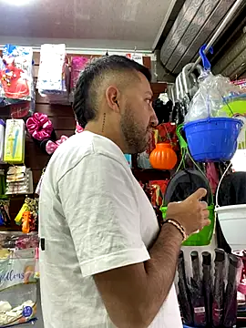 JuanZapata33 online show from 10/11/25, 09:02