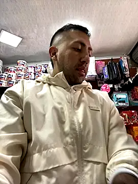 JuanZapata33 online show from 10/12/25, 07:13