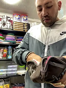 JuanZapata33 online show from 11/15/25, 09:54