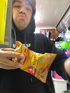 JuanZapata33 online show from 11/19/25, 09:59