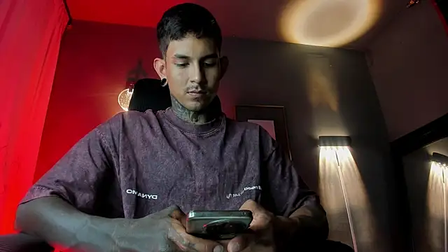 Travistanner 28 online show from 04/05/26, 11:24