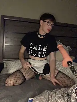 Snapshot of YourFavTwinkie chatting on 12/23/24, 07:28 YourFavTwinkie online show from 12/23/24, 07:28