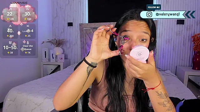 Valery wang online show from 12/15/25, 12:09