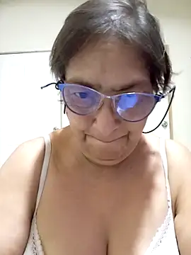 florecita69 online show from 10/25/25, 11:43