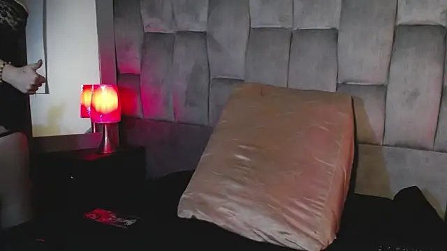 kittyhouse hs online show from 02/12/25, 03:07