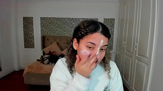 Mayaa ross online show from 09/23/25, 02:03