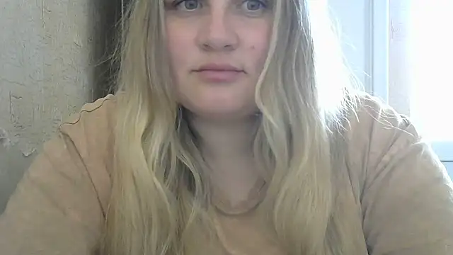 Snapshot of Honeydew-Waves chatting on 05/14/26, 10:00 Honeydew-Waves online show from 05/14/26, 10:00