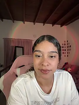 Snapshot of Arteatenea__ chatting on 05/28/26, 05:05 Arteatenea online show from 05/28/26, 05:05