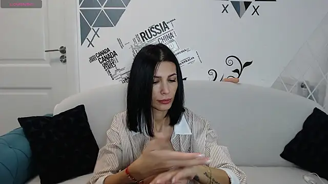 Snapshot of -jennyX0 chatting on 02/04/25, 12:33 -jennyX0 online show from 02/04/25, 12:33