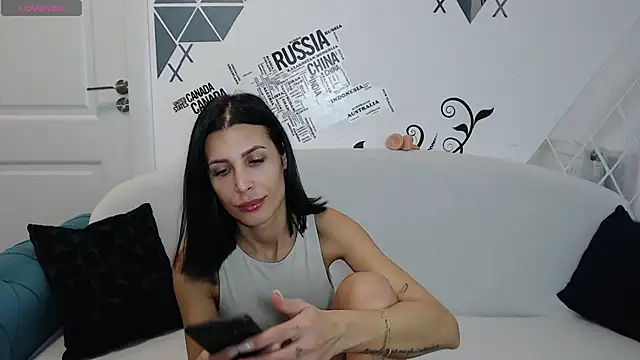 Snapshot of -jennyX0 chatting on 02/12/25, 08:16 -jennyX0 online show from 02/12/25, 08:16